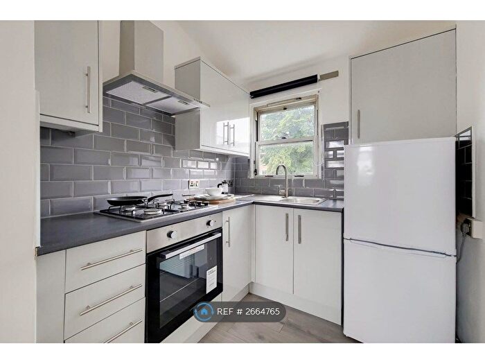 1 Bedroom Flat To Rent In Myatts Fields South, London, SW9
