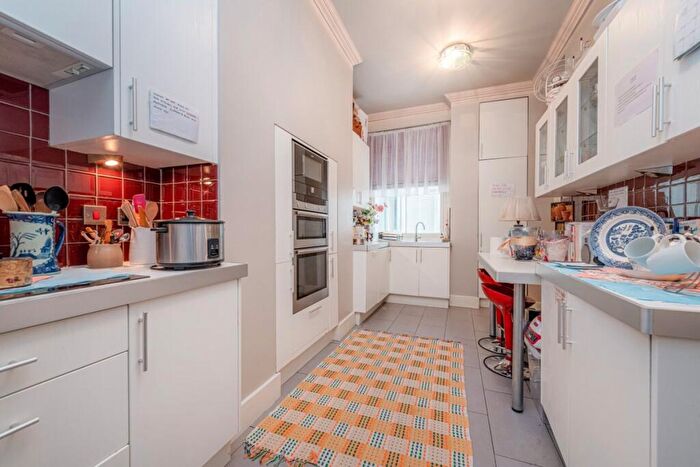 4 Bedroom Apartment To Rent In Hyde Park Mansions, Transept Street, Marylebone, NW1
