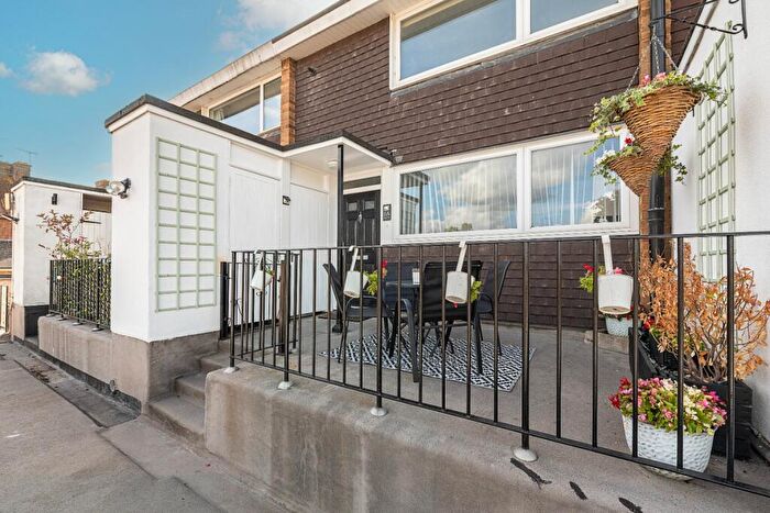 2 Bedroom Maisonette For Sale In Tring, HP23