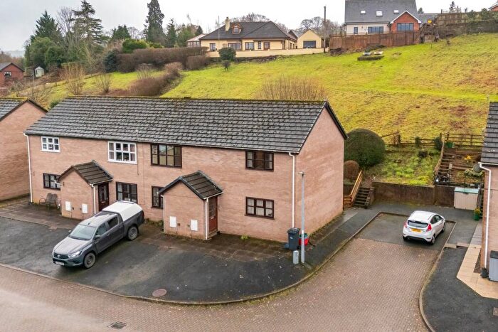 2 Bedroom Apartment For Sale In Oakwood Close, Builth Wells, LD2