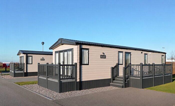 3 Bedroom Mobile/park Home For Sale In Walls Lane, Ingoldmells, Skegness, PE25