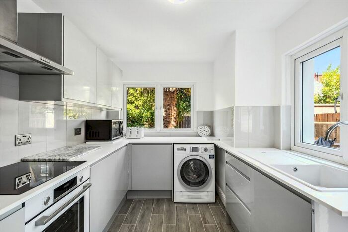 4 Bedroom Terraced House To Rent In Fircroft Road, London, SW17
