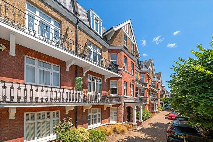 4 Bedroom Flat For Sale In Cavendish Gardens, Trouville Road, London, SW4