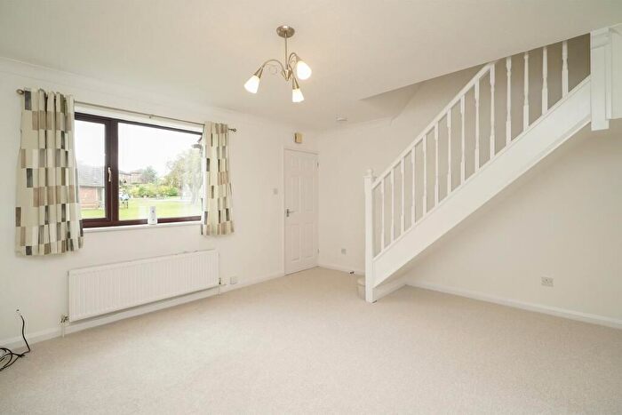 2 Bedroom Barn Conversion To Rent In Flemish Fields, Chertsey, KT16