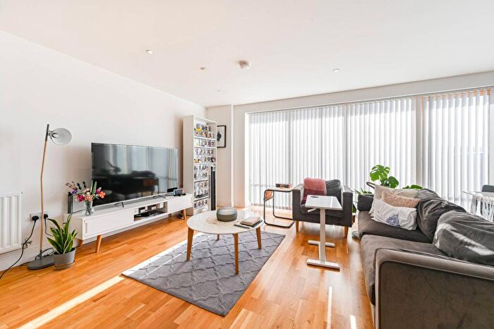 2 Bedroom Flat For Sale In Weston Point, Woolwich, London, SE18