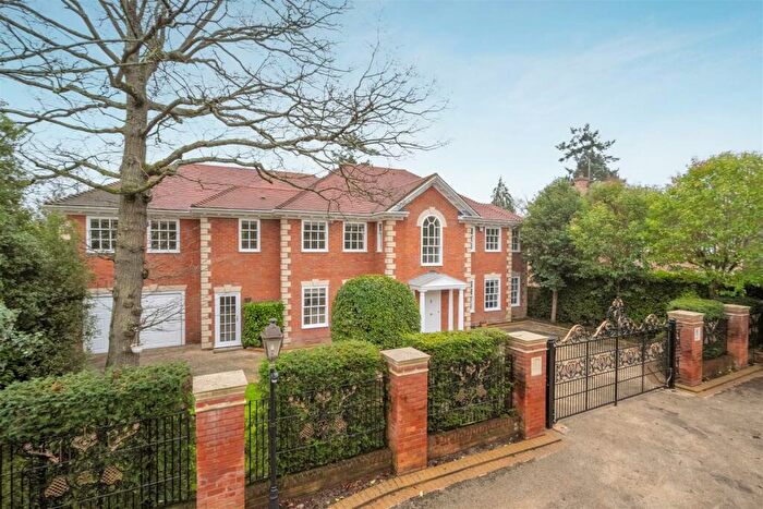 6 Bedroom Detached House For Sale In St. Leonards Hill, Windsor, SL4
