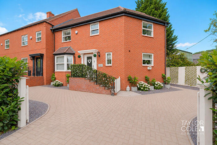 3 Bedroom End Of Terrace House For Sale In Bonehill Road, Tamworth, B78