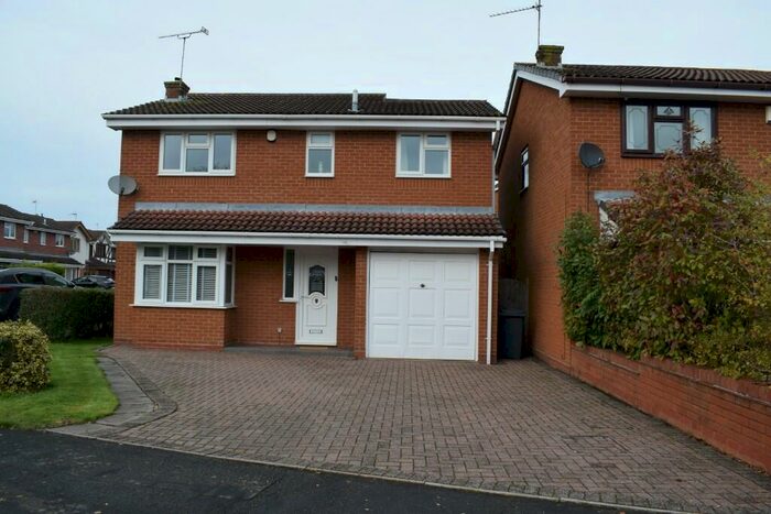 4 Bedroom Detached House To Rent In Launceston Drive, Nuneaton, Warwickshire, CV11
