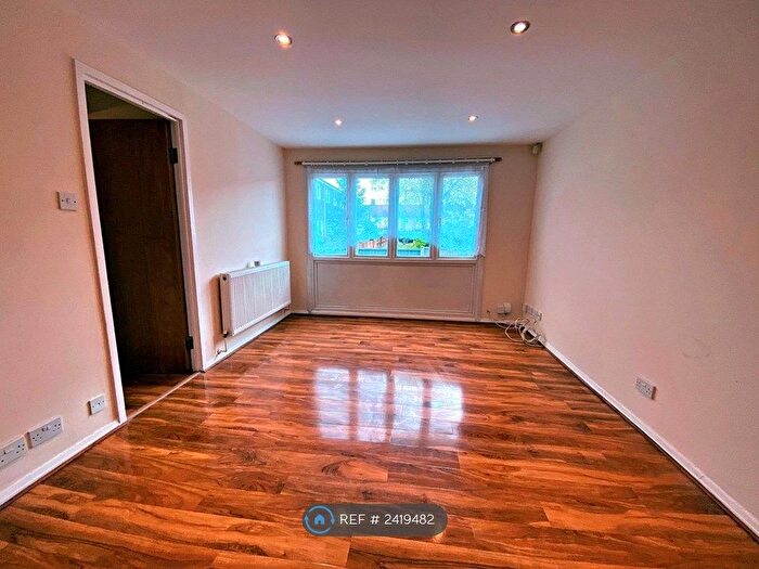 4 Bedroom Semi-Detached House To Rent In Inskip Road, Chadwell Heath, RM8