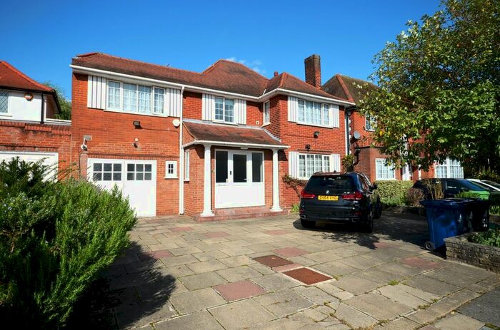 5 Bedroom Detached House To Rent In Corringway, London, W5
