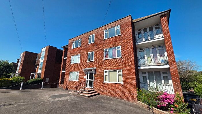 2 Bedroom Flat To Rent In Lewes Road, Eastbourne, BN21