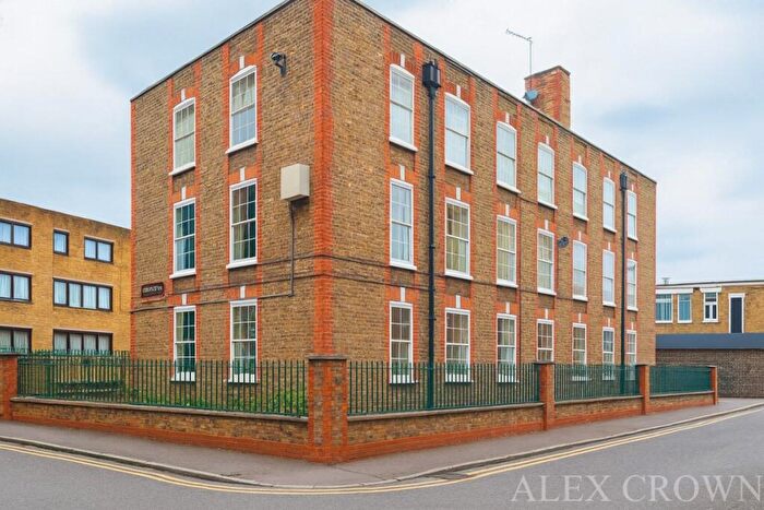 3 Bedroom Flat To Rent In Hartnoll Street, Holloway, N7