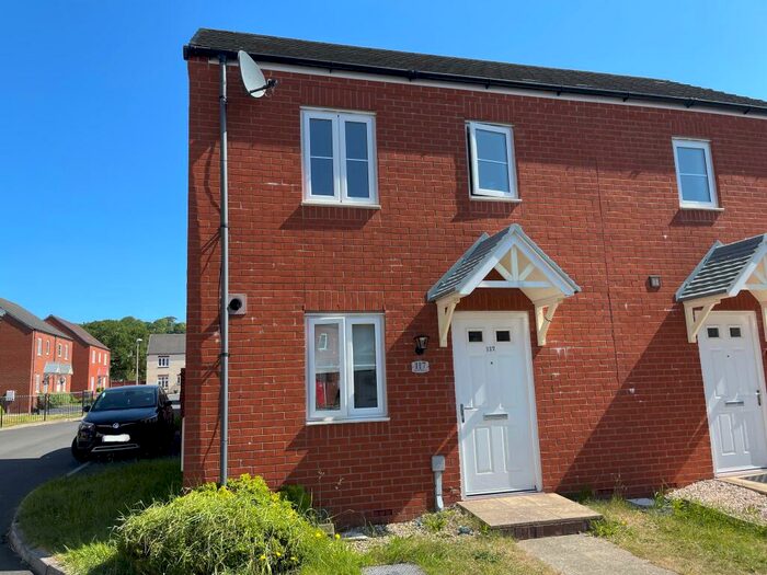 3 Bedroom House To Rent In Stryd Bennett, Llanelli, Carmarthenshire., SA15