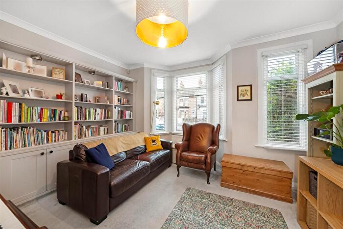 3 Bedroom End Of Terrace House For Sale In Homesdale Road, Bromley, BR2