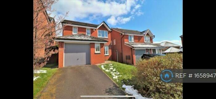 3 Bedroom Detached House To Rent In Chartwell Drive, Bradford, BD6