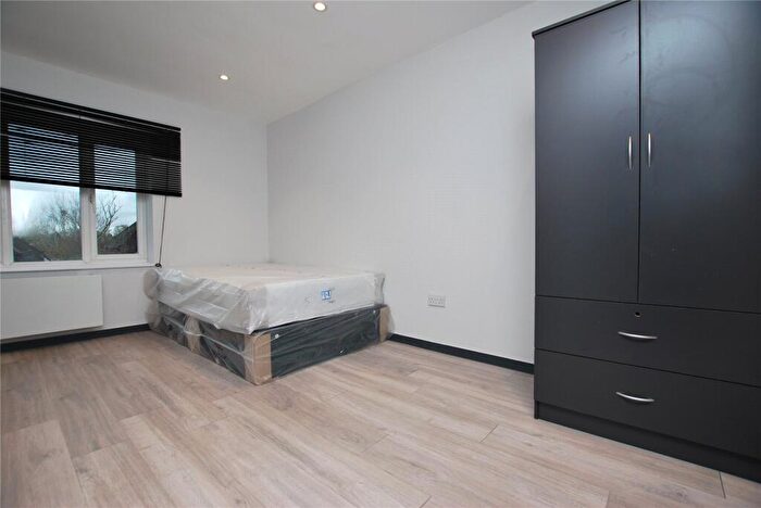 1 Bedroom House Of Multiple Occupation To Rent In Raymond Crescent, Guildford, Surrey, GU2