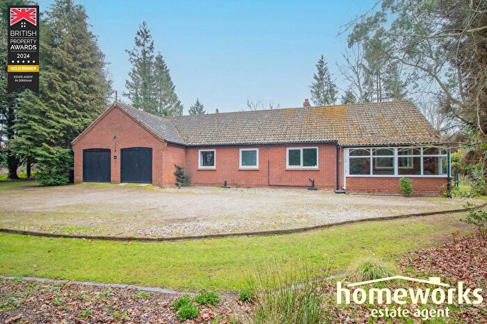 4 Bedroom Bungalow For Sale In Fen Road, Scarning, Dereham, NR19