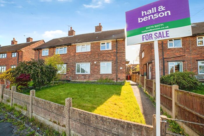 3 Bedroom Semi-Detached House For Sale In Monsal Crescent, Tibshelf, Alfreton, DE55