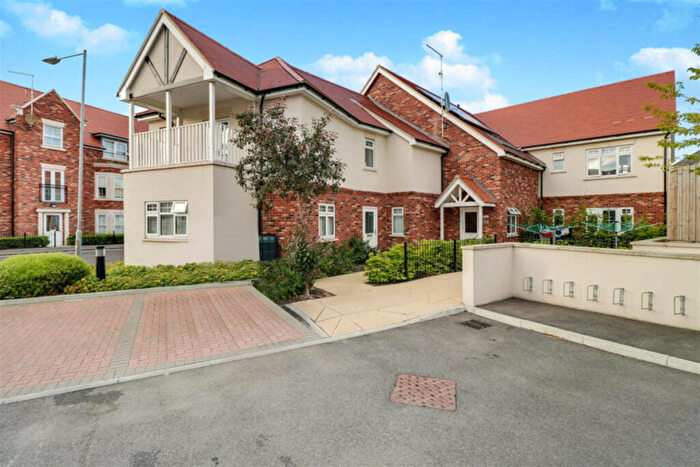 2 Bedroom Flat To Rent In Nelson Road, Leigh On Sea, SS9