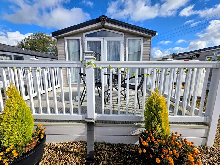 2 Bedroom Park Home For Sale In Claypits, Eastington, GL10