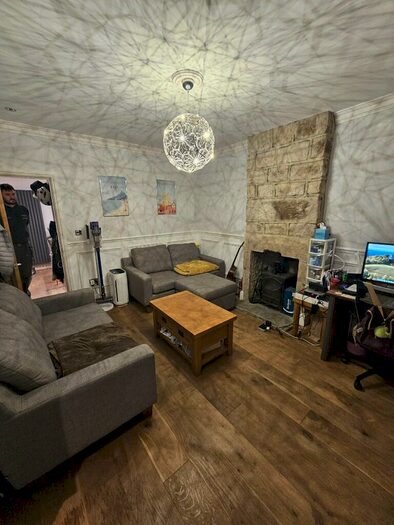 2 Bedroom Terraced House To Rent In Burley Lane, Leeds, West Yorkshire, LS18