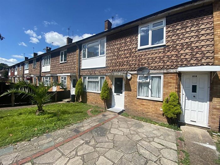 2 Bedroom Maisonette To Rent In Kingshill Avenue, Hayes, UB4