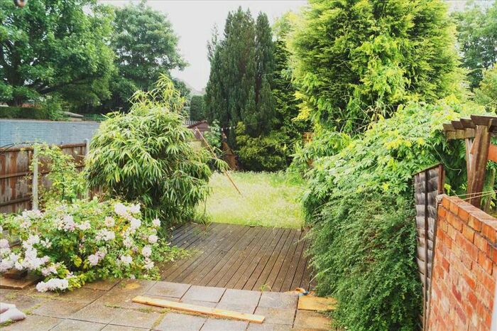 3 Bedroom Semi-Detached House To Rent In Pierce Avenue, Solihull, Olton, B92