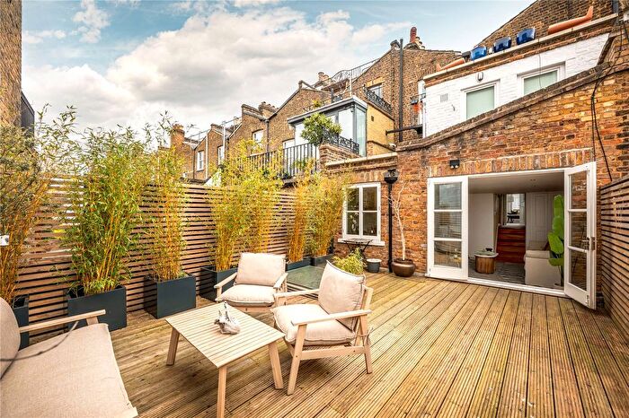 2 Bedroom Flat For Sale In Portobello Road, Notting Hill, London, W11