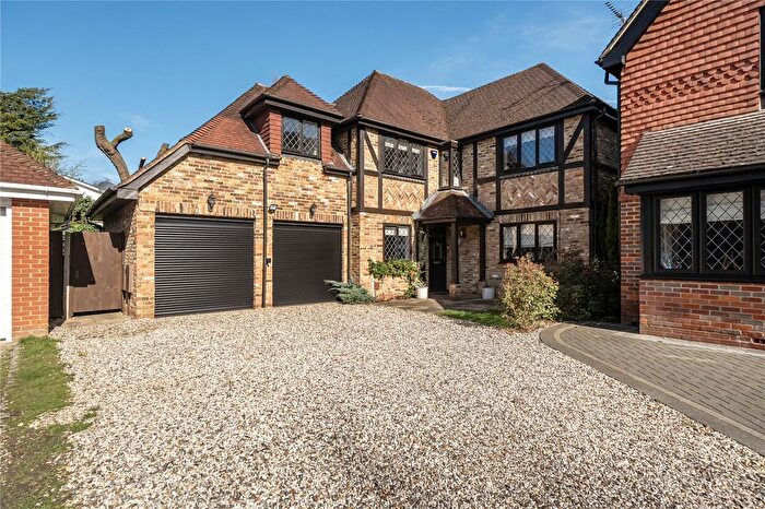 5 Bedroom Detached House For Sale In Ruskin Court, Crowthorne, Berkshire, RG45