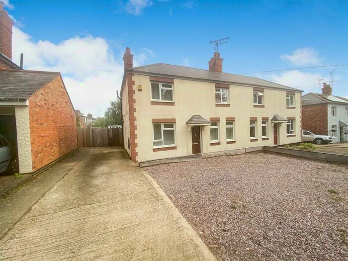 3 Bedroom House To Rent In New Road, Leicester, LE8