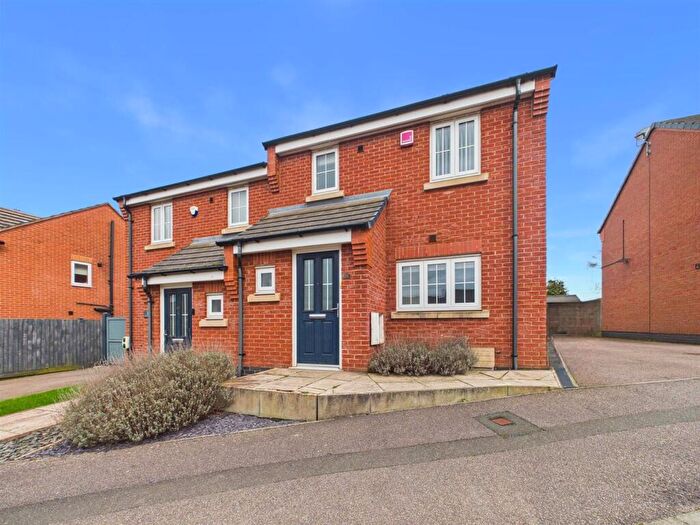 3 Bedroom Semi Detached House For Sale In Crowson Close, Shepshed, LE12