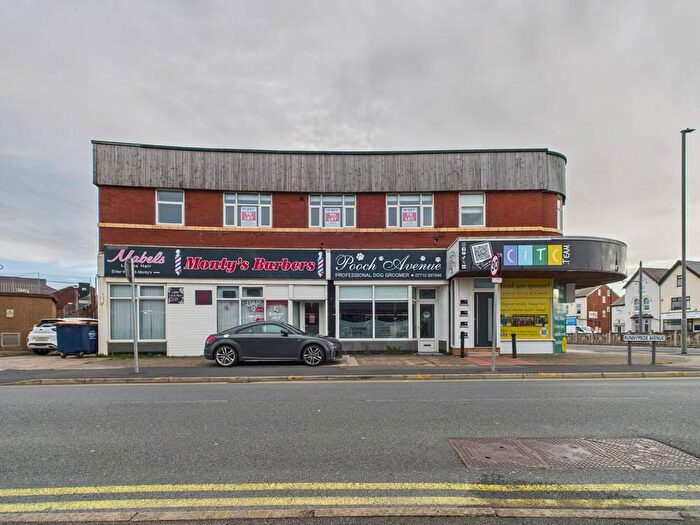 2 Bedroom Flat To Rent In Crescent West, Cleveleys., FY5
