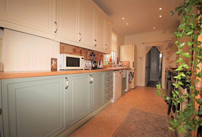 3 Bedroom Terraced House For Sale In Prospect Road, Woodford Green, IG8