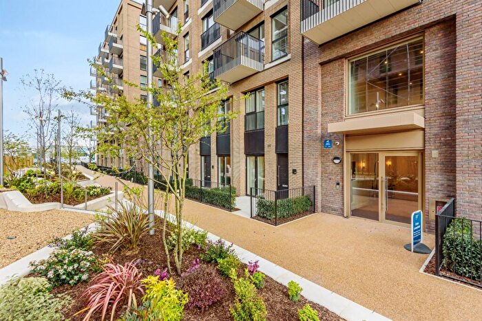 2 Bedroom Apartment To Rent In Carraway Street, Reading, RG1