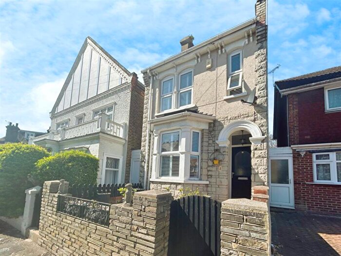 3 Bedroom Detached House For Sale In Elmstone Road, Ramsgate, CT11
