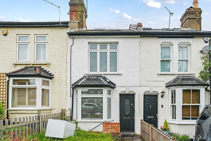 4 Bedroom Cottage To Rent In Avenue Road, Southgate, N14