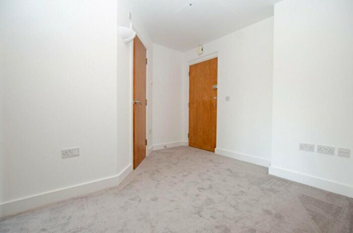 2 Bedroom Apartment To Rent In Seacole Gardens, Southampton, Hampshire, SO16