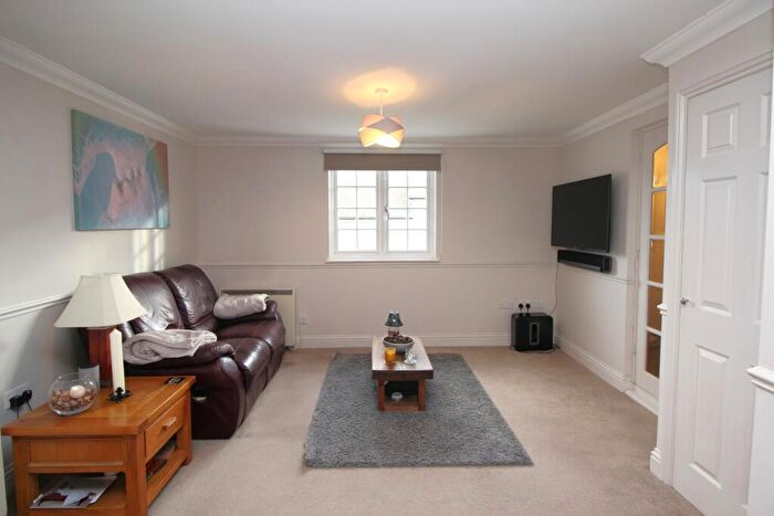 2 Bedroom Apartment To Rent In High Street, CM12