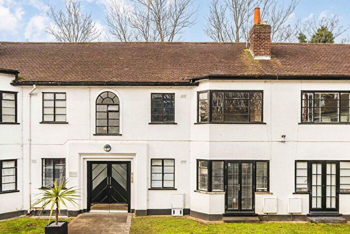 2 Bedroom Flat For Sale In Conifers Close, Teddington, TW11