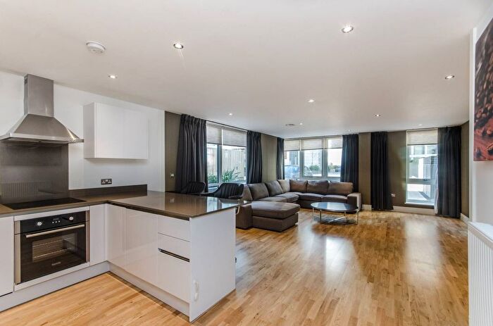 3 Bedroom Maisonette To Rent In Dowells Street, Greenwich, London, SE10