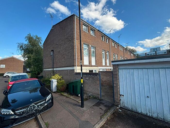 3 Bedroom End Of Terrace House To Rent In Agincourt Road, Coventry, CV3
