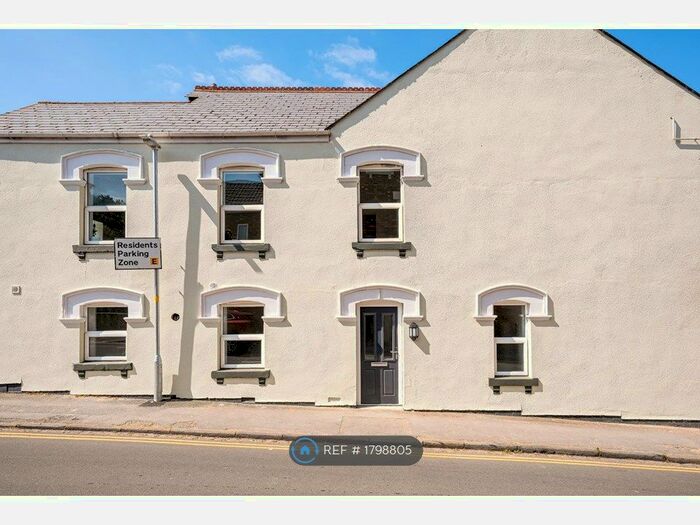 1 Bedroom Flat To Rent In Victoria Road, Swindon, SN1