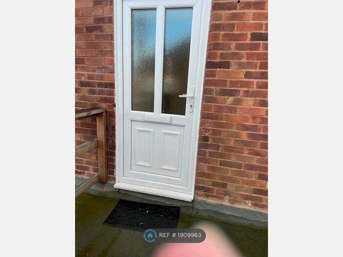 2 Bedroom Flat To Rent In Chipperfield Rd, Birmingham, B36