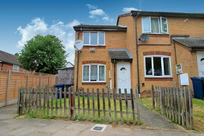 2 Bedroom End Of Terrace House To Rent In Hornbeam Close, Northolt, UB5