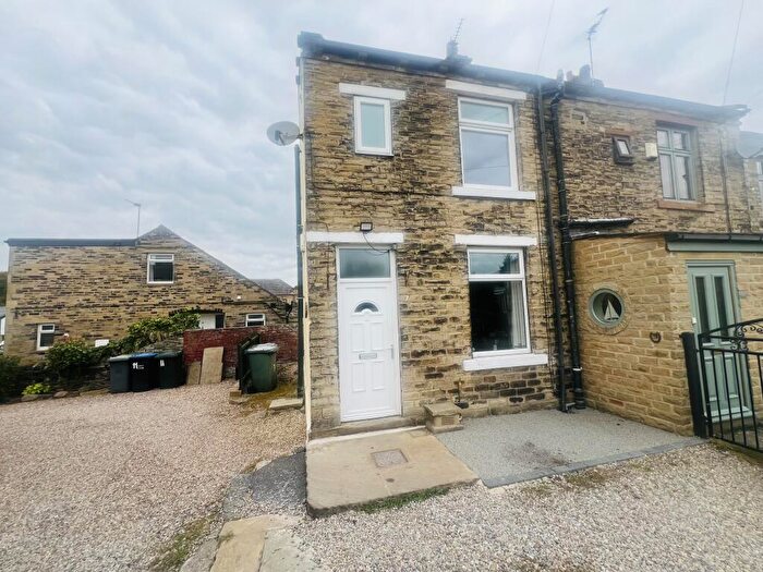 2 Bedroom Cottage To Rent In Knowle Lane, Wyke, Bradford, BD12