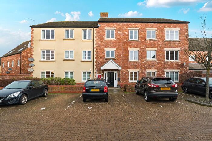 2 Bedroom Flat For Sale In Poseidon Close, Swindon, SN25