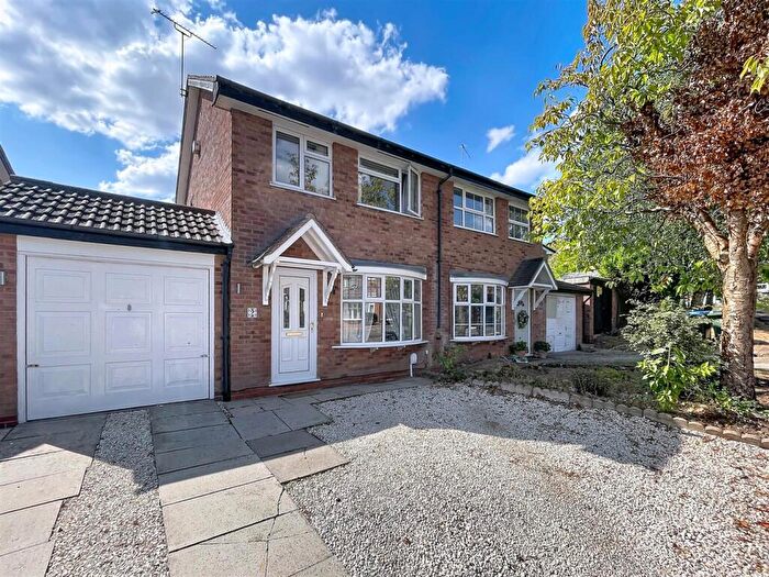 3 Bedroom Semi-Detached House For Sale In Tisdale Rise, Kenilworth, CV8