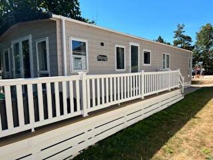 3 Bedroom Mobile Home For Sale In Main Road, Ventnor, Isle Of Wight, PO38