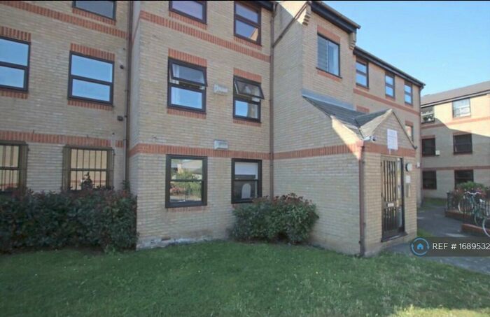 1 Bedroom Flat To Rent In Edmeston Close, London, E9