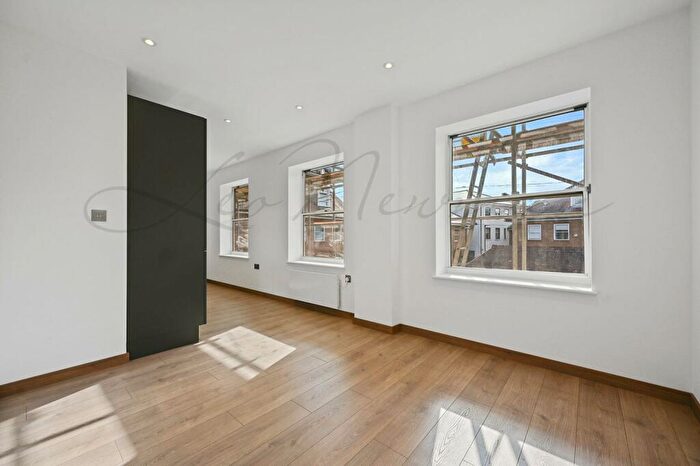 1 Bedroom Flat To Rent In Harvest Lane, Thames Ditton, KT7